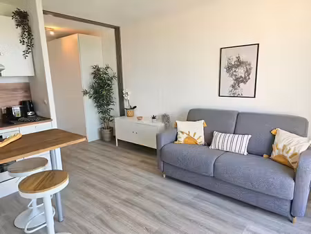 location meublée appartement 1 pièce 20.63 m² à la ciotat (13600)  645 €