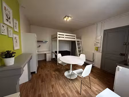 location appartement 1 pièce 21.5 m² à reims (51100)  455 €