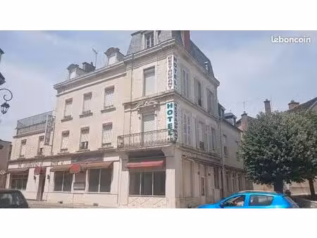 ancien hôtel 1000m2 en bourgogne