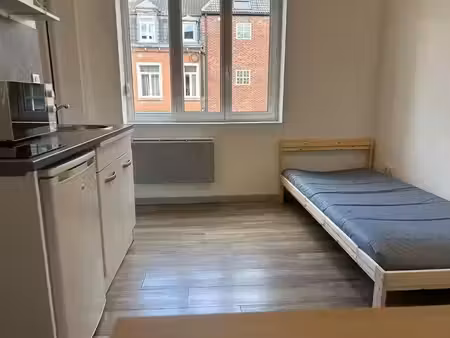 location meublée appartement 1 pièce 17 m² à lille (59000)  450 €
