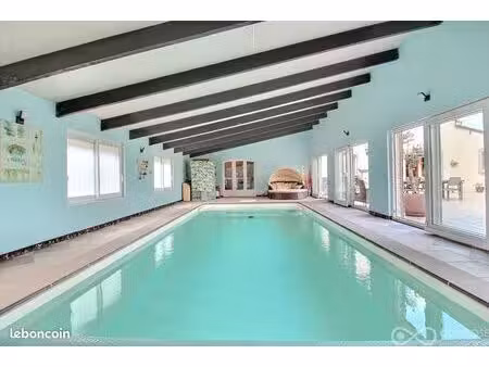 villa 12 pièces 196 m²