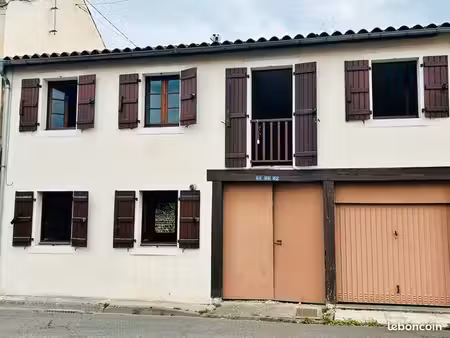 ensemble immobilier composé de deux appartements