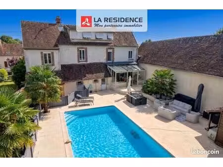 maison 9 pièces 224 m²
