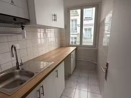 paris 18e – 3 pièces 39 m² refait à neuf – 2 caves