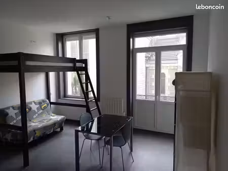 studio centre ville  30m2  balcon