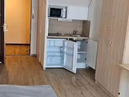 location meublée appartement 2 pièces 20 m² à angers (49000)  495 €