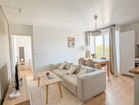 t3 meublé entièrement rénové 48m2