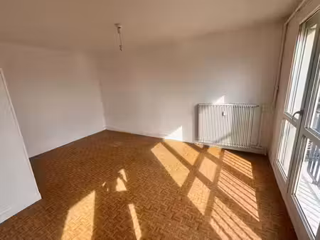 location appartement 1 pièce 28 m² à sotteville-les-rouen (76300)  525 €