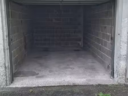 loue garage stiring