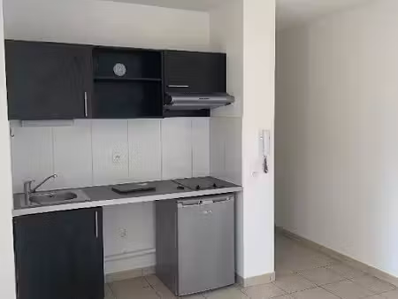 location appartement 1 pièce à cenon (33150)  545 €