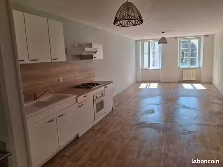 location appartement t2 52m2