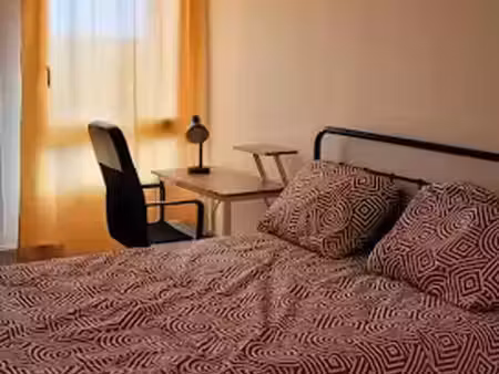 location meublée appartement 1 pièce 12 m² à elancourt (78990)  550 €