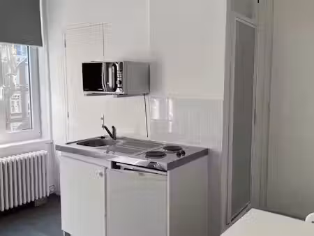 location meublée appartement 1 pièce 16 m² à lille (59000)  540 €