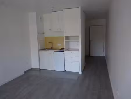 location appartement 1 pièce 26 m² à pontoise (95000)  546 €
