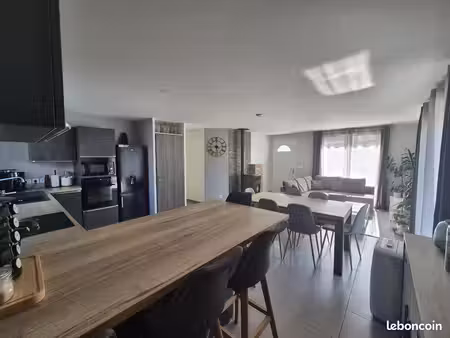 villa 4 pièces 75 m²