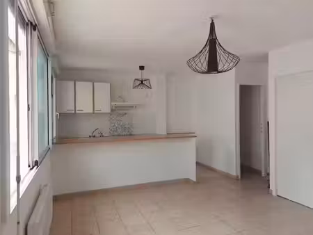 location appartement 2 pièces 57 m² à avignon (84000)  575 €