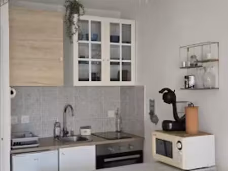 location meublée appartement 1 pièce 25 m² à le lavandou (83980)  600 €