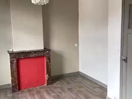location meublée appartement 2 pièces 32 m² à lille (59000)  580 €