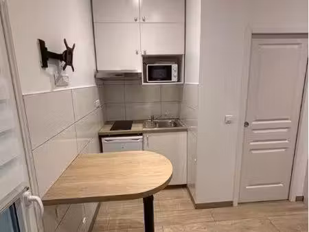 location meublée appartement 1 pièce 12 m² à paris 18ème (75018)  650 €