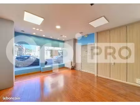 local commercial 63 m²