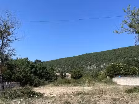 terrain 1977 m² banon