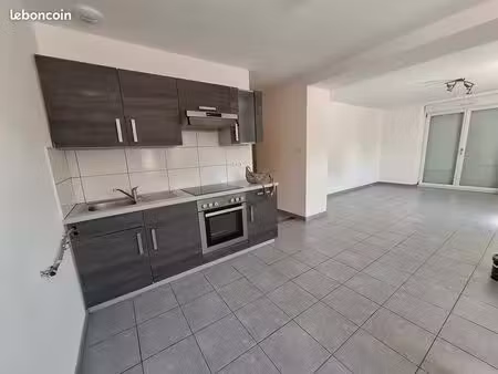 appart f3 rez de chaussé  avec petite terrasse