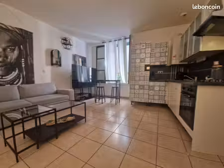studio 1 pièce 30 m²
