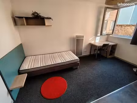 studio meublé 25m² (proche utt  iut  epf  estp et école de commerce)