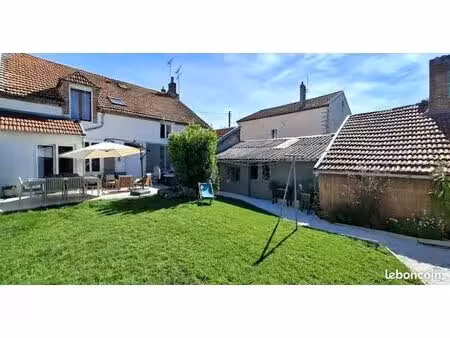maison familiale de 7 pièces spacieuses  entièrement rénovée