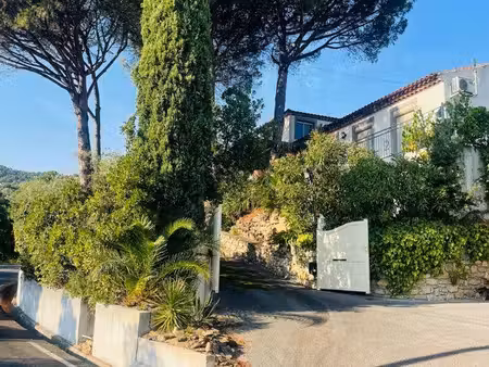 magnifique propriété vue sur la mer