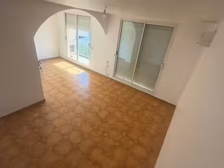 t3 65 m² rénové – pas du loup – balcon sud – parking – proche plages