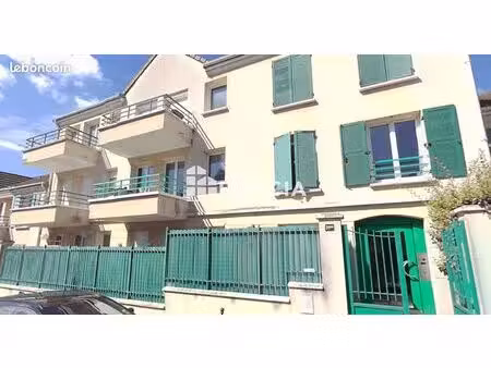 roissy-en-france – f2 avec terrasse et parking – résidence récente