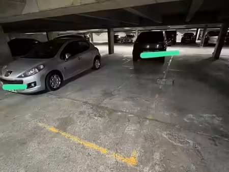 parking créteil à 2min du centre commercial et du métro