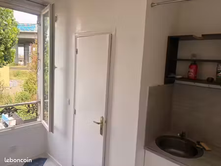 studio 18 m 2 gare de noisy le sec
