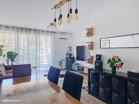 ajaccio – entrée de ville | t3 rénové avec parking et cave – 259 000