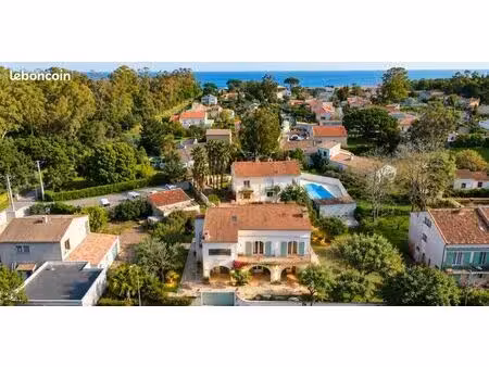 rare à la vente maison avec appartements proche de la mer