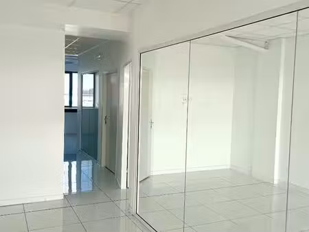 bureaux 128 m² baie mahault
