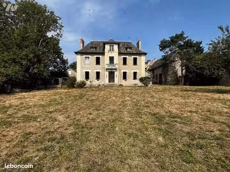 maison 8 pièces 223 m²