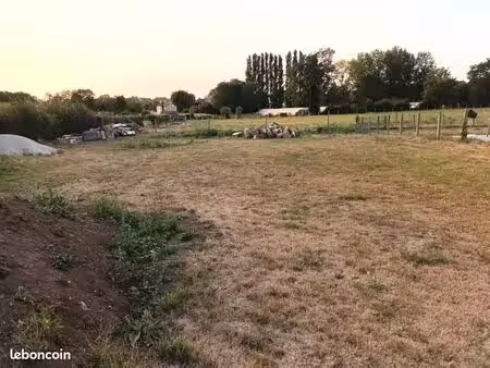 terrain à bâtir de 838 m² idéalement situé à saint-sylvain