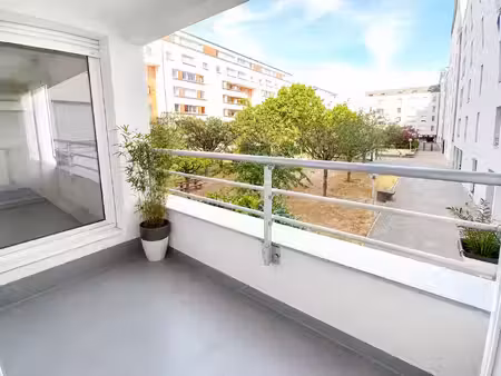 2 pièces avec loggia et parking proche du métro pointe du la