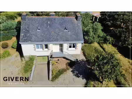 cléguer - propriété 4 pièces de 74 m² sur un terrain de 230