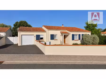 maison 3 chambres + bureau   106 m² / 1 104 m² de terrain / l'aiguillon sur vie