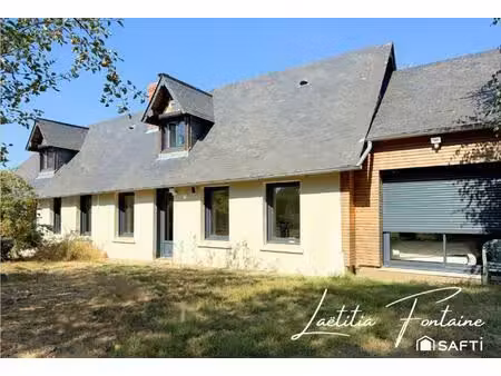 magnifique longère  beau jardin plat et clos