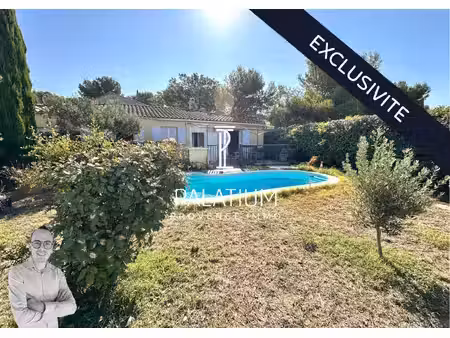 maison de plain-pied de 130 m² avec piscine sur 728 m² de terr