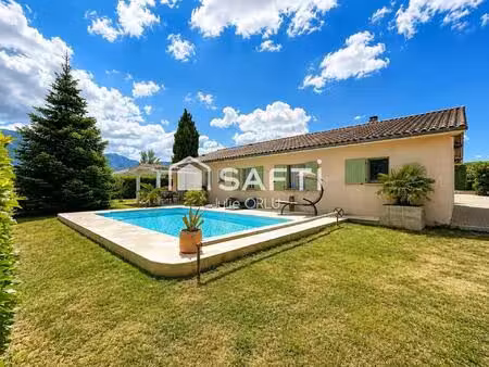 grand terrain  plain pied  piscine  grand garage
