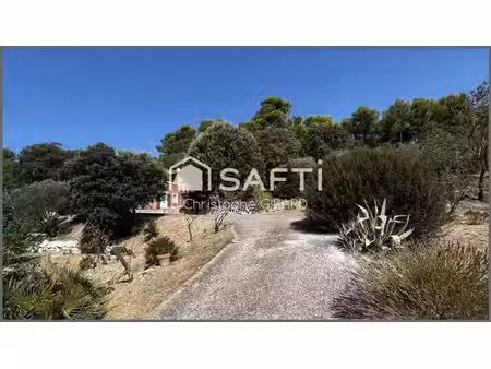 villa de 190 m² sur parc paysager de 6728 m²