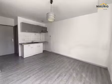 à marmande  appartement dernier étage avec 2 pièces à louer
