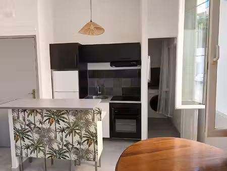 t1 en souplex meublé - quartier saint-roch  toulon