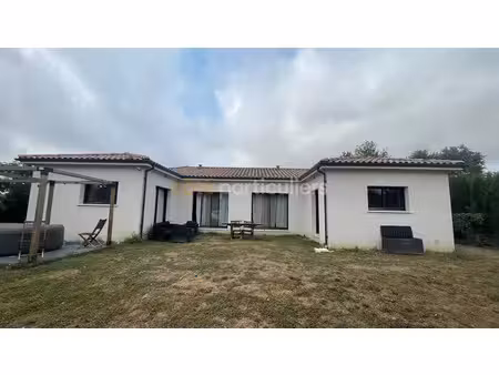 location maison 6 pièces 127 m² à beaumont-de-lomagne (82500)  1 250 €