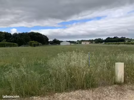 terrain à bâtir de 905 m2 au prix de 32580 à marignac (17)